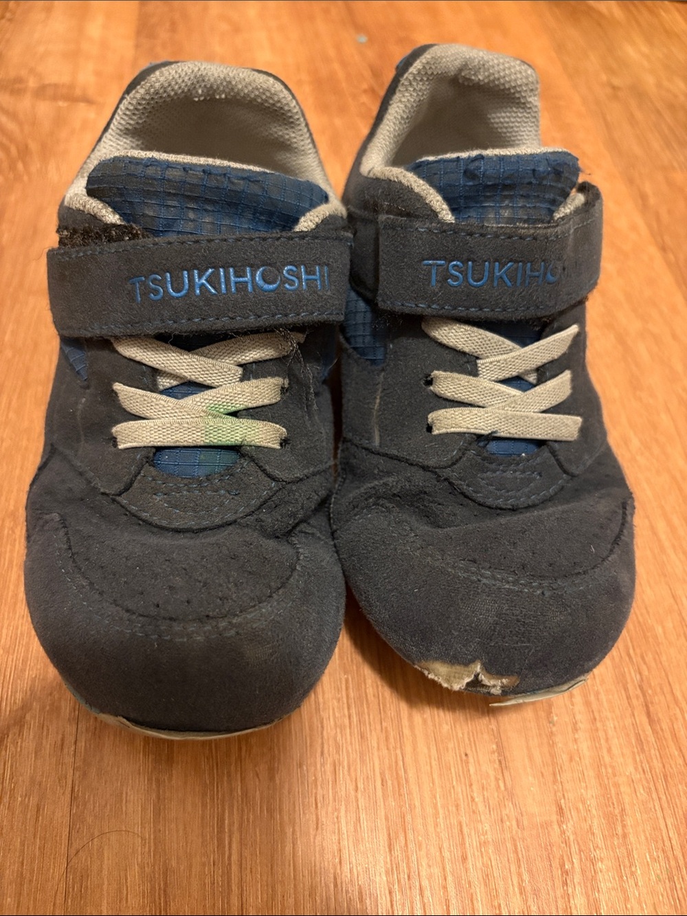 Tsukihoshi Kids Dark Blue Velcro Sneakers with Light Gray Laces 8.5 Boys